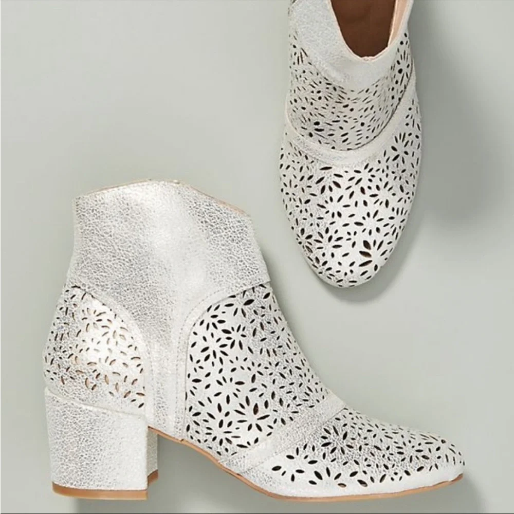 Anthropologie silent pearsy